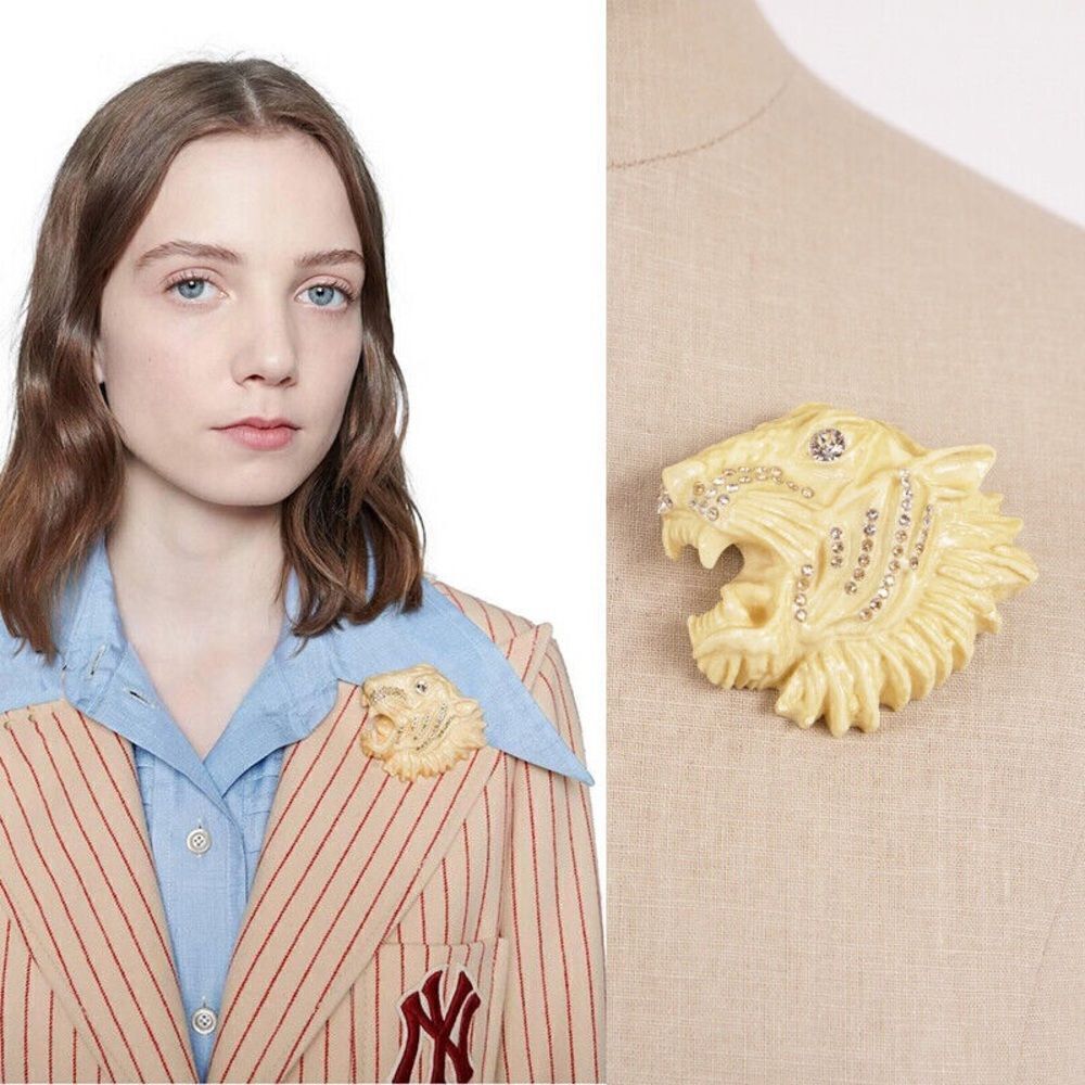 NEW $550 GUCCI Ivory Tone Resin RAJAH TIGER Crystal Hollywood Style BROOCH PIN